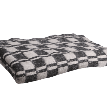 Одеяло  1,5 спальное полушерстяное